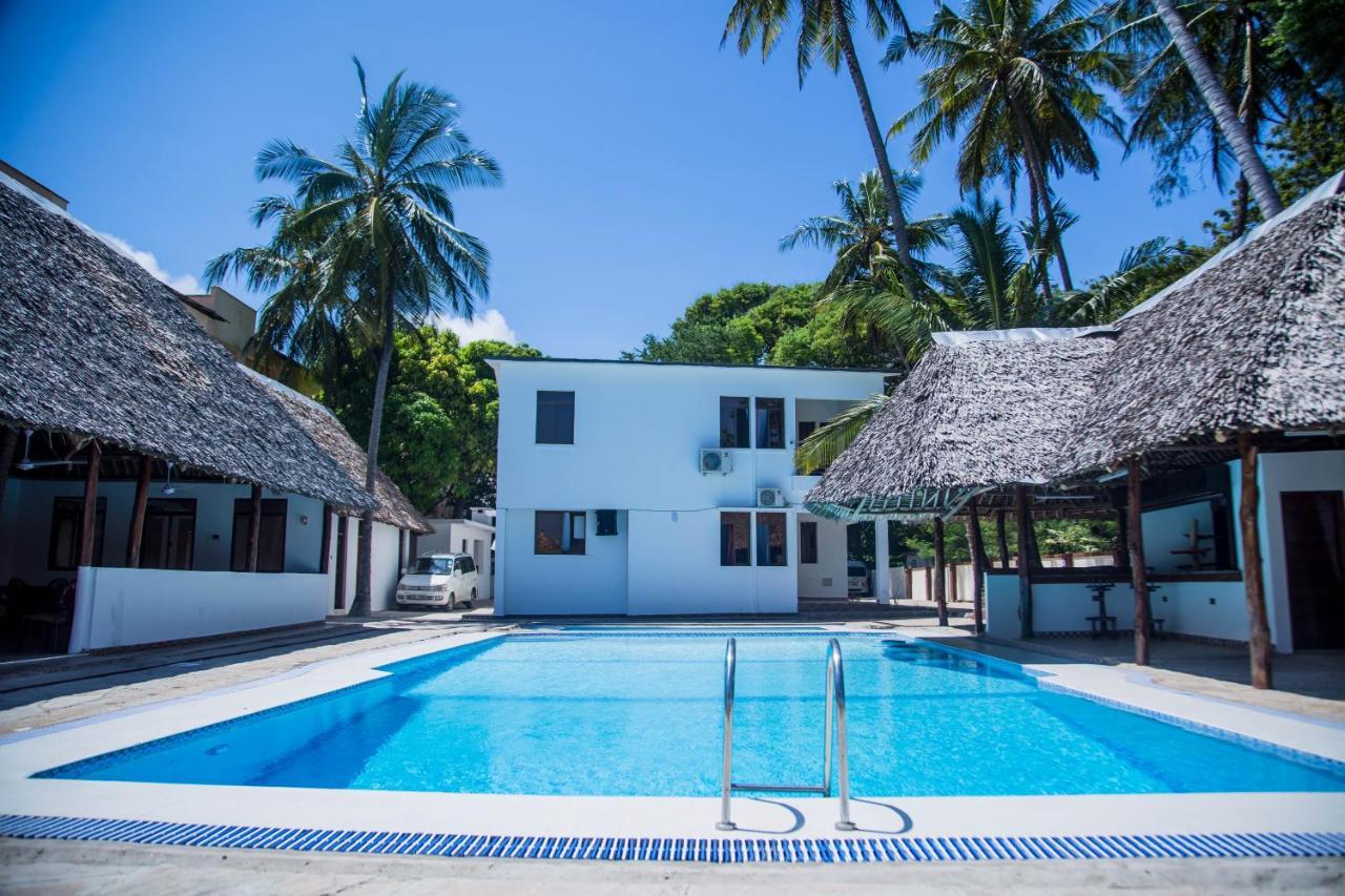 Sheratton Beach Villagio Mombasa Esterno foto