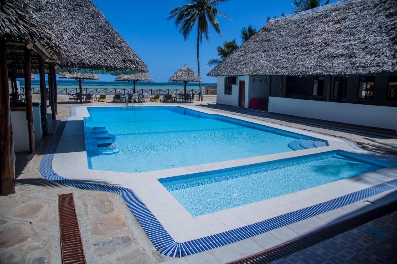 Sheratton Beach Villagio Mombasa Esterno foto