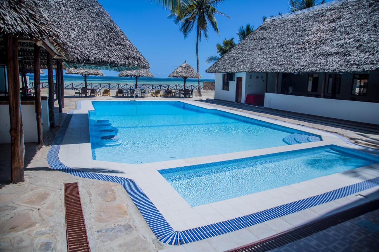 Sheratton Beach Villagio Mombasa Esterno foto