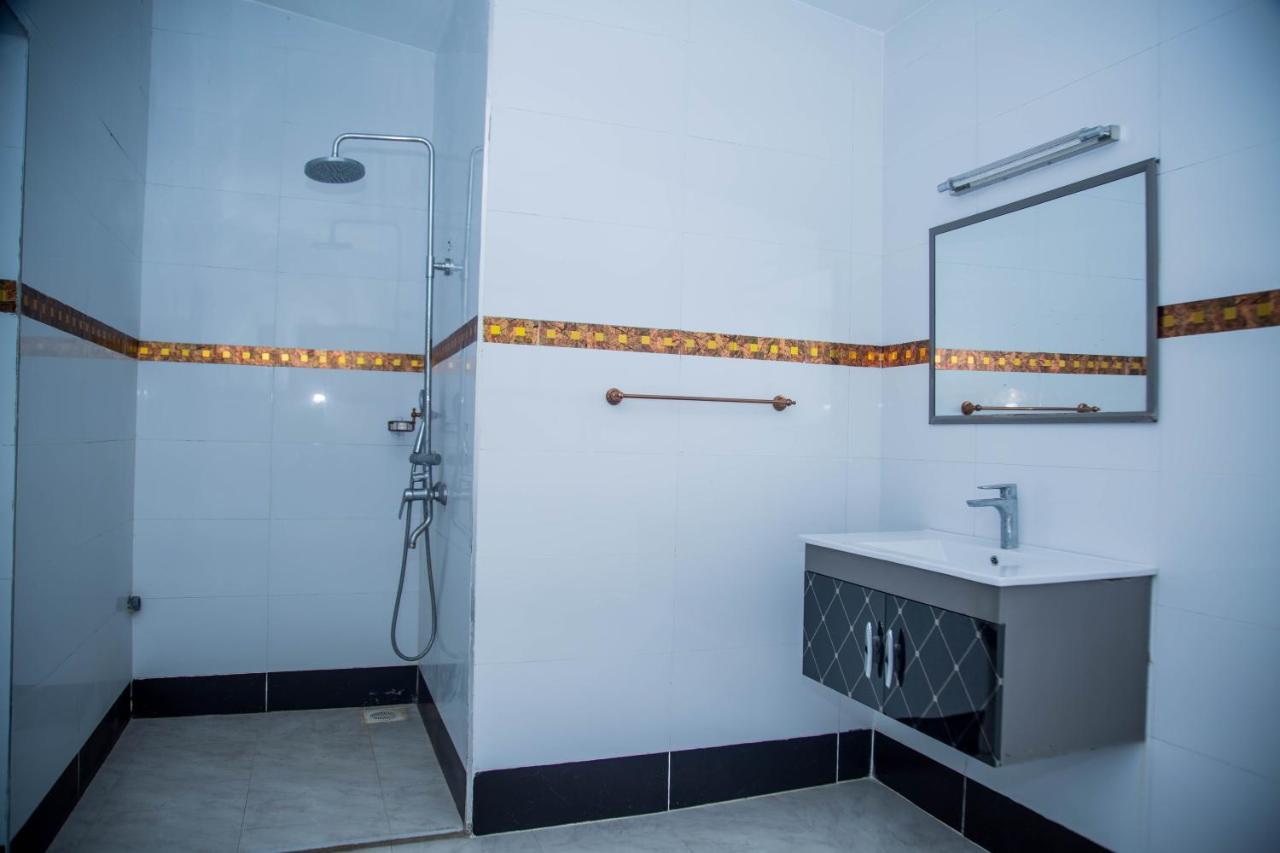 Sheratton Beach Villagio Mombasa Esterno foto