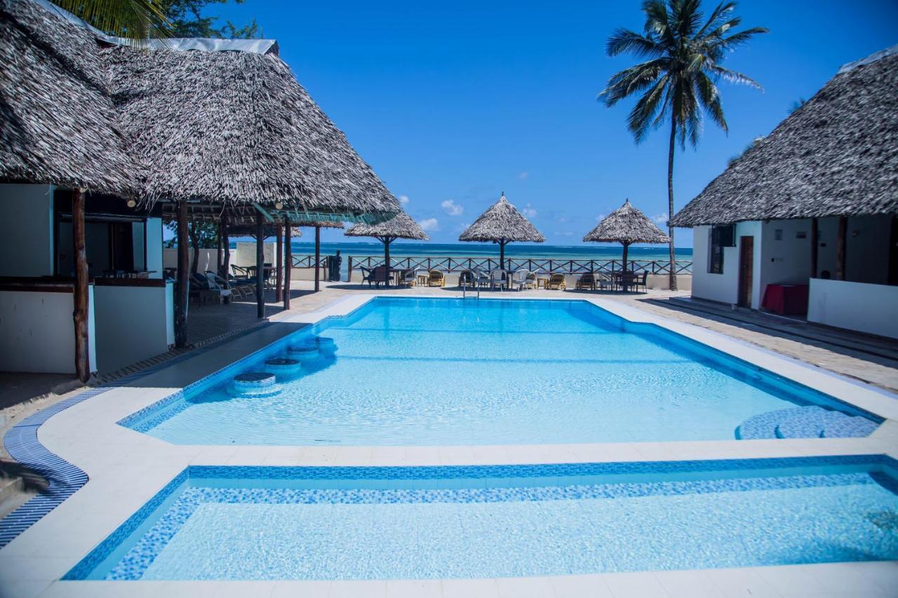Sheratton Beach Villagio Mombasa Esterno foto