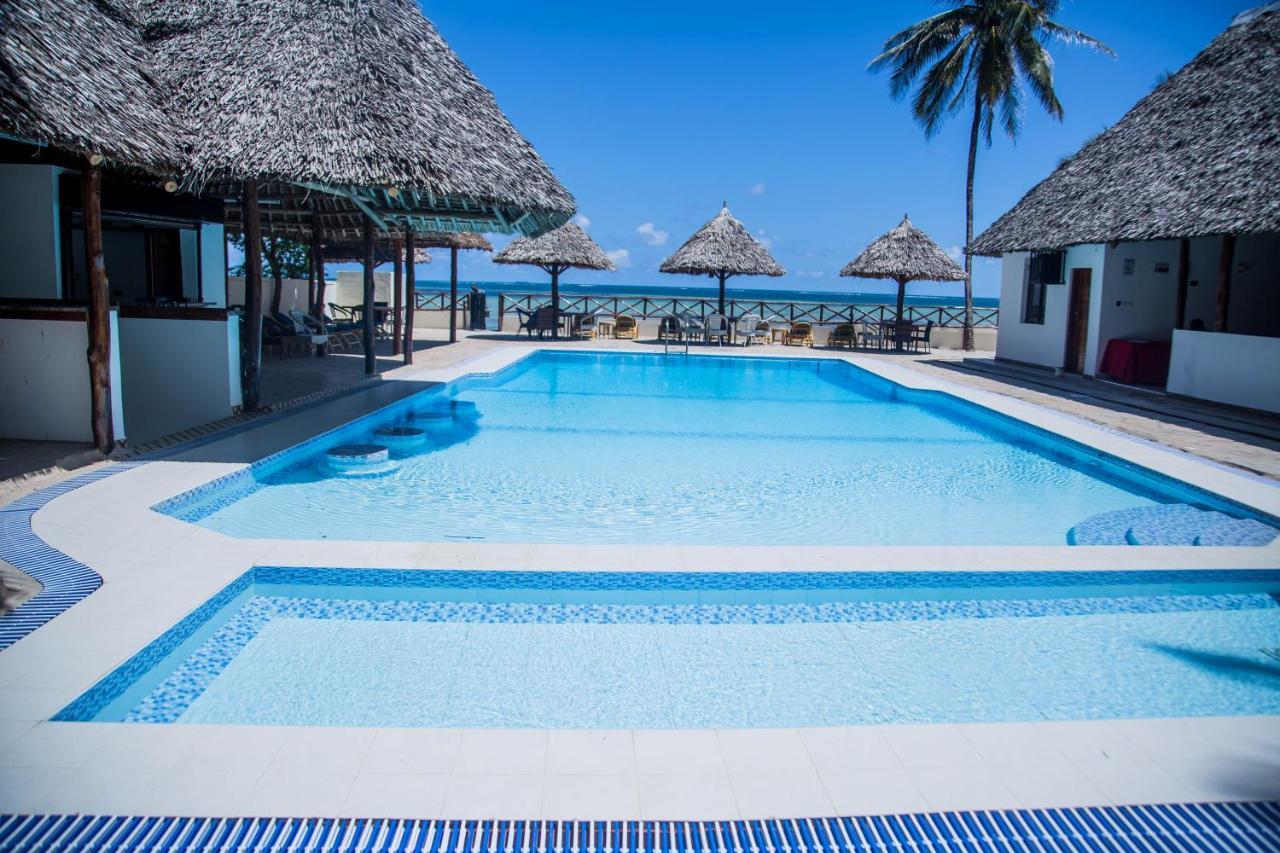 Sheratton Beach Villagio Mombasa Esterno foto