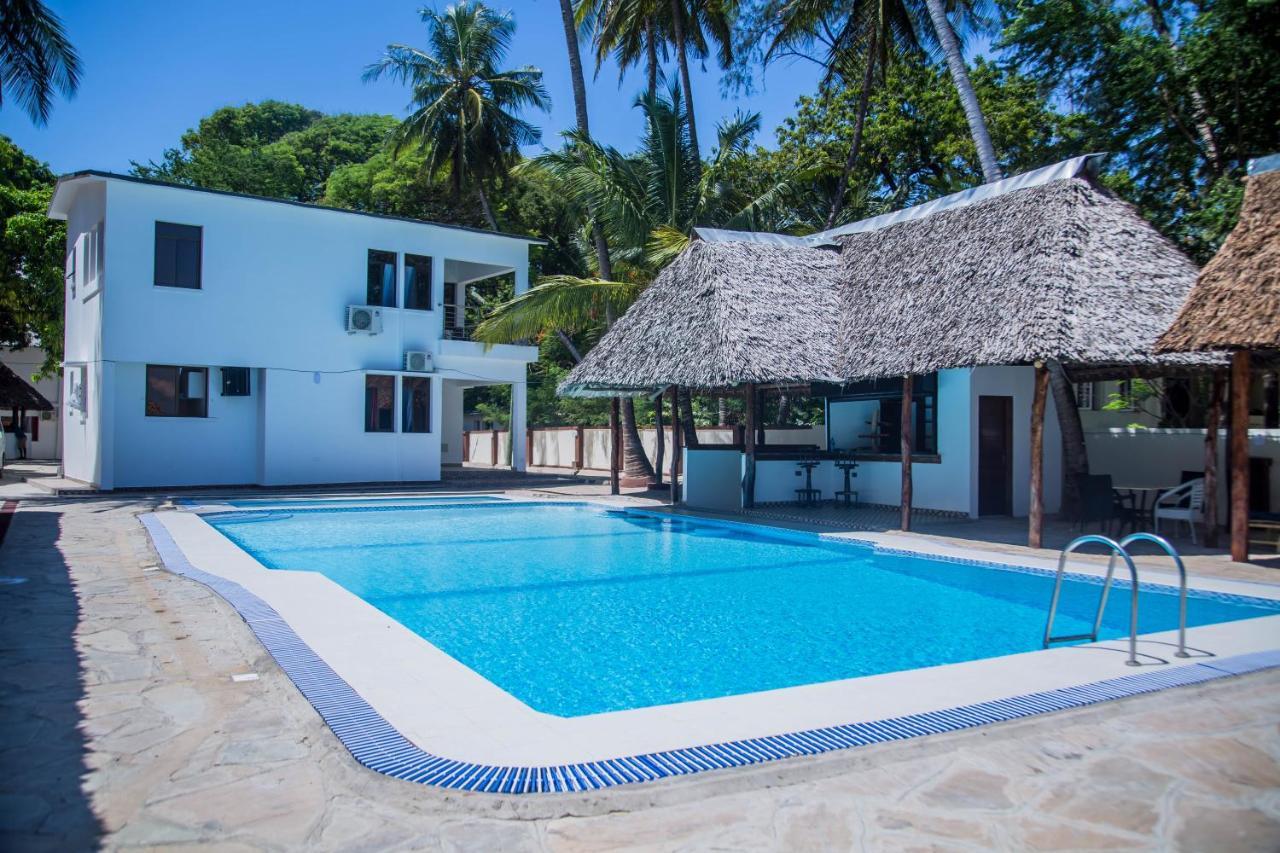 Sheratton Beach Villagio Mombasa Esterno foto