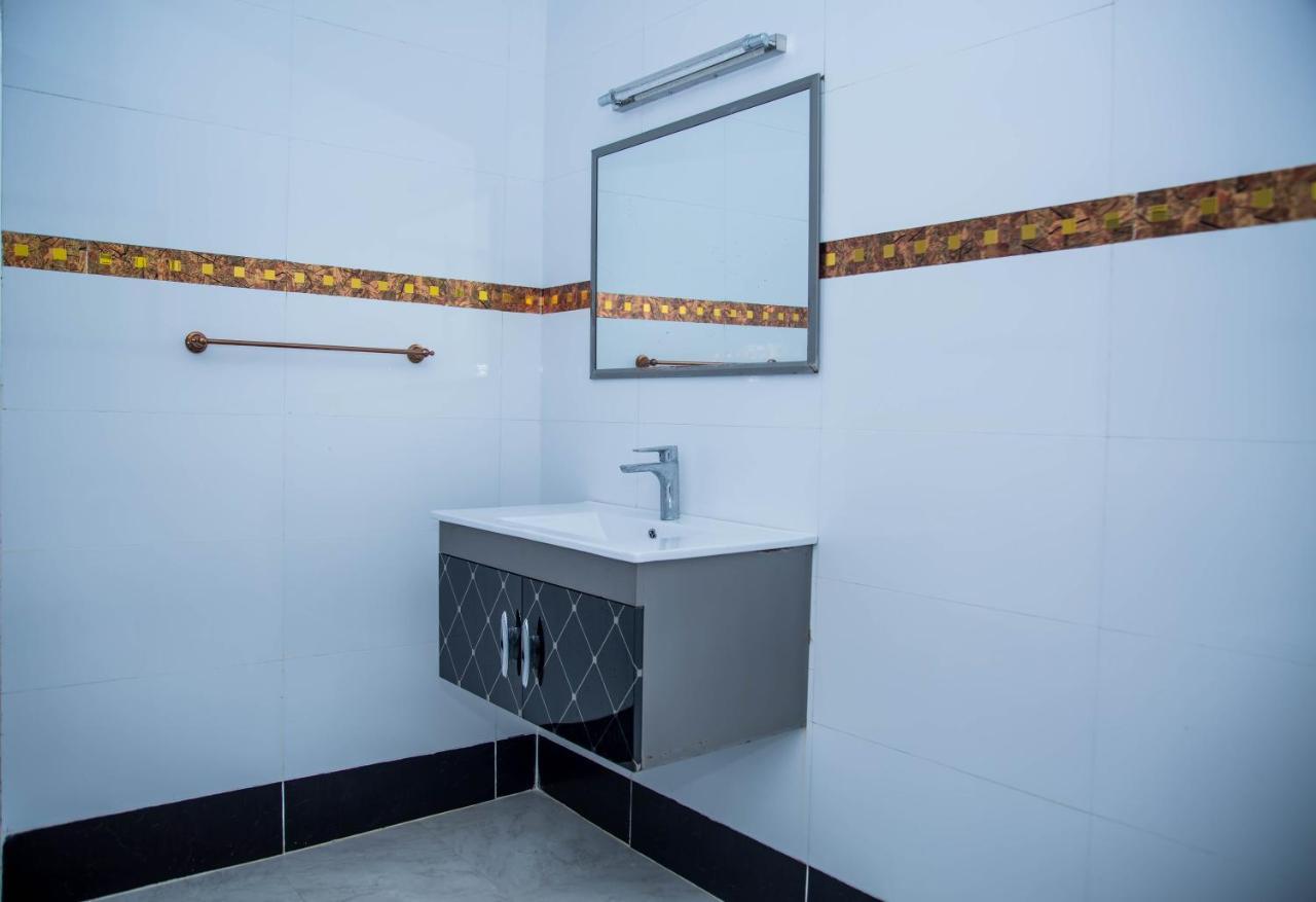 Sheratton Beach Villagio Mombasa Esterno foto