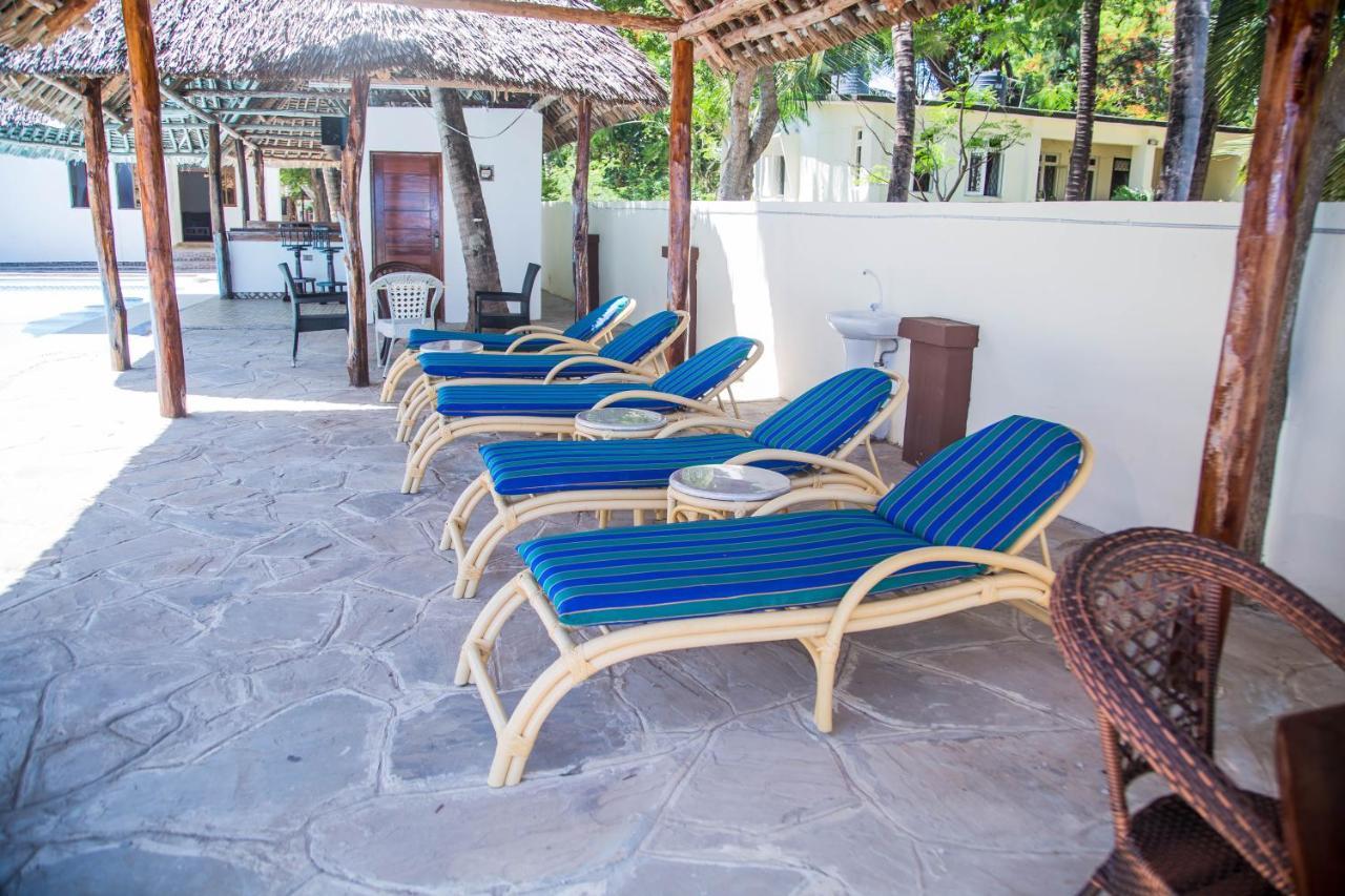 Sheratton Beach Villagio Mombasa Esterno foto