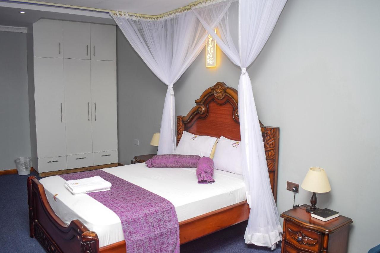Sheratton Beach Villagio Mombasa Esterno foto