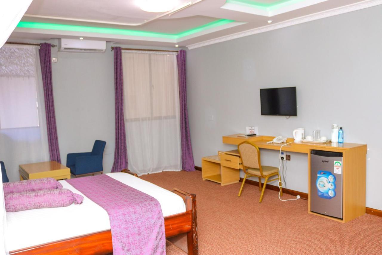 Sheratton Beach Villagio Mombasa Esterno foto