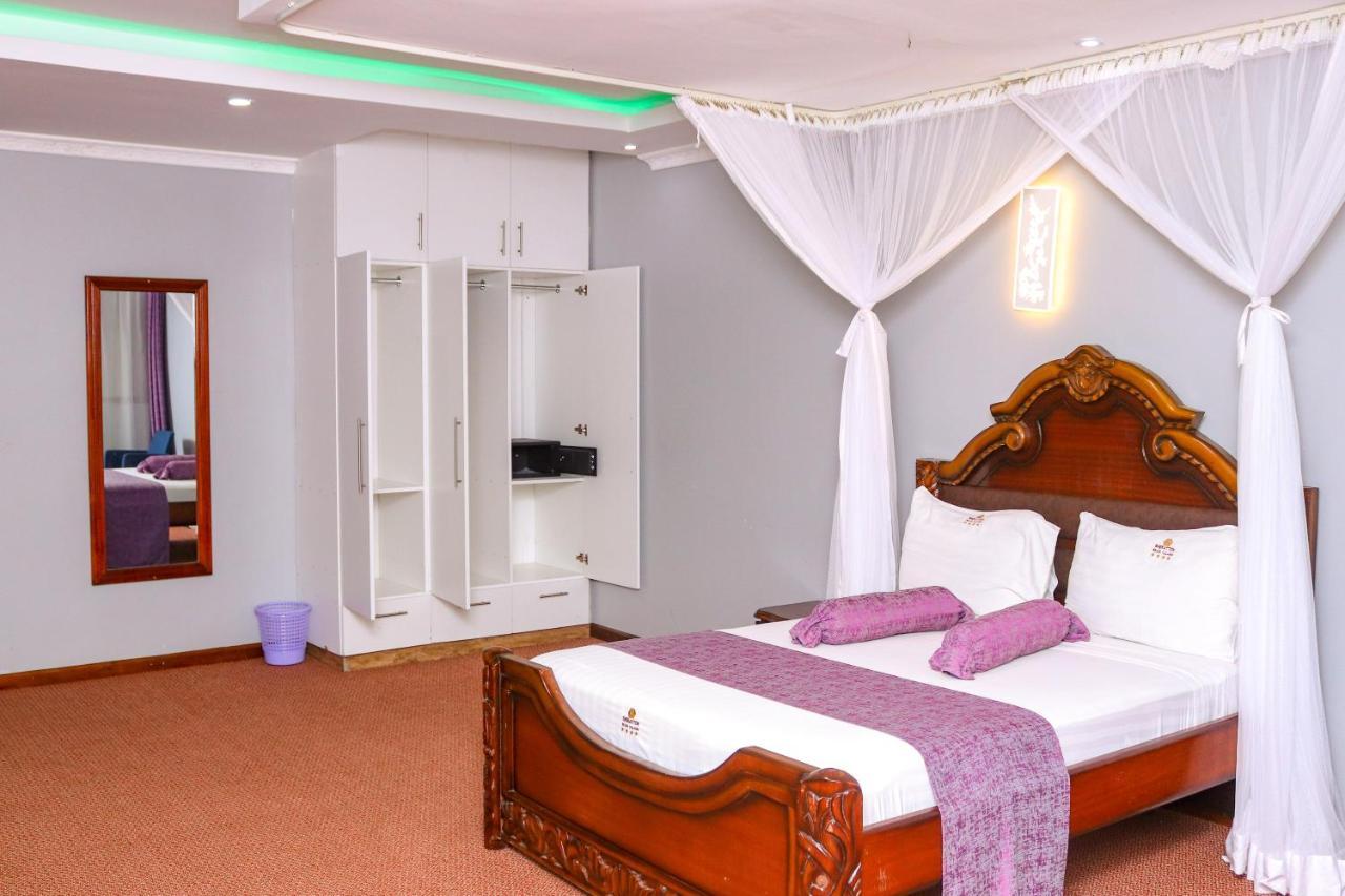 Sheratton Beach Villagio Mombasa Esterno foto