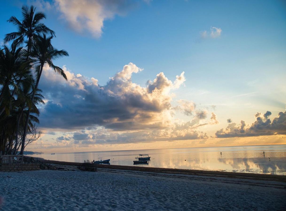 Sheratton Beach Villagio Mombasa Esterno foto